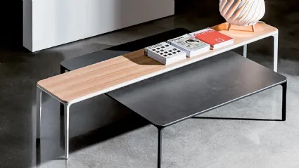 Tavolino Slim H46 in legno con struttura in alluminio laccato di Sovet
