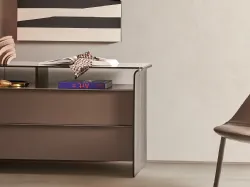 Comò Nota in laccato e legno di Pianca