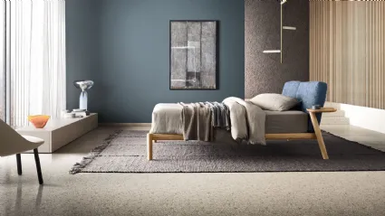 Letto in legno con testiera in tessuto imbottito Dioniso di Pianca