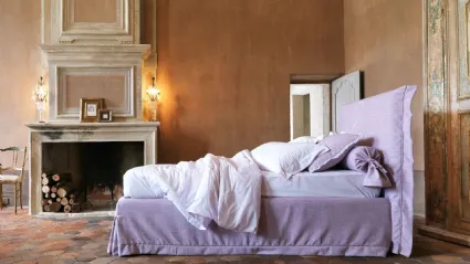 Letto singolo in tessuto con testiera ricamata Chloè Romantic di Noctis