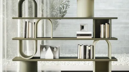 Libreria divisoria Libera Round in legno laccato con ripiani in metallo di Ronda Design