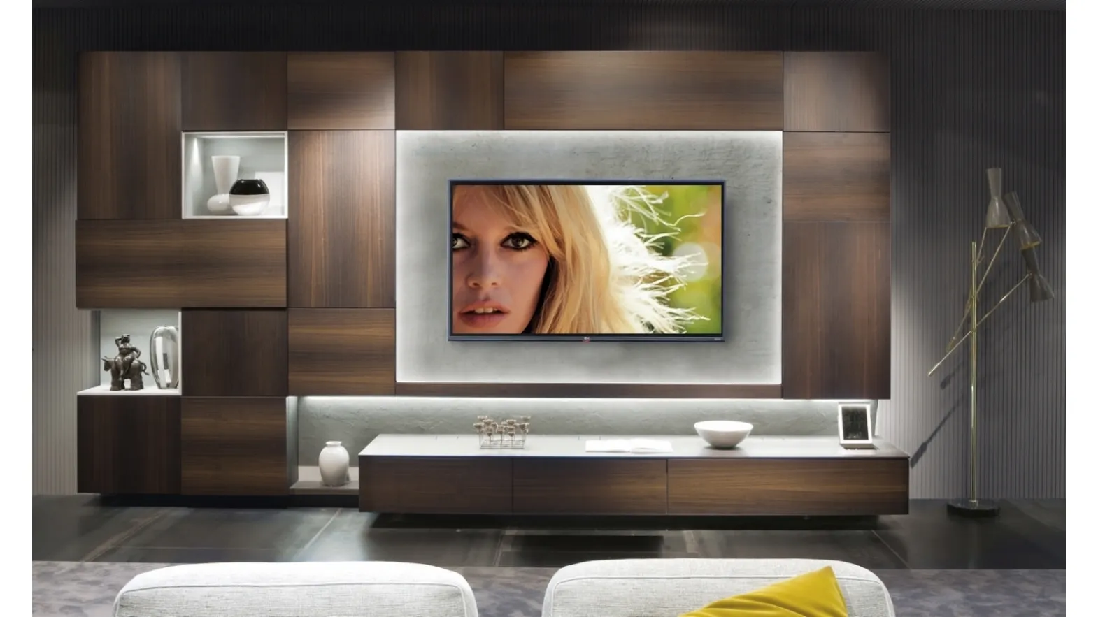 Parete Attrezzata in legno con pannello porta TV Living TV 03 di Turati T4