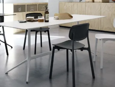 Sedia impilabile Colander Legno di Kristalia