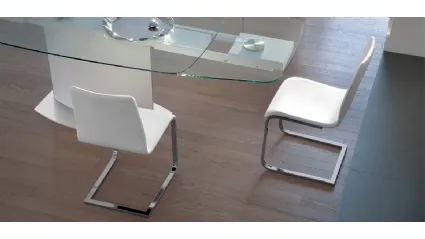 Sedia Jude in pelle con struttura in legno di Domitalia