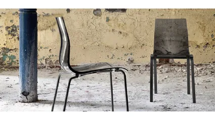 Sedia Gel con seduta in acrilico di colore azzurro e acciaio di Domitalia
