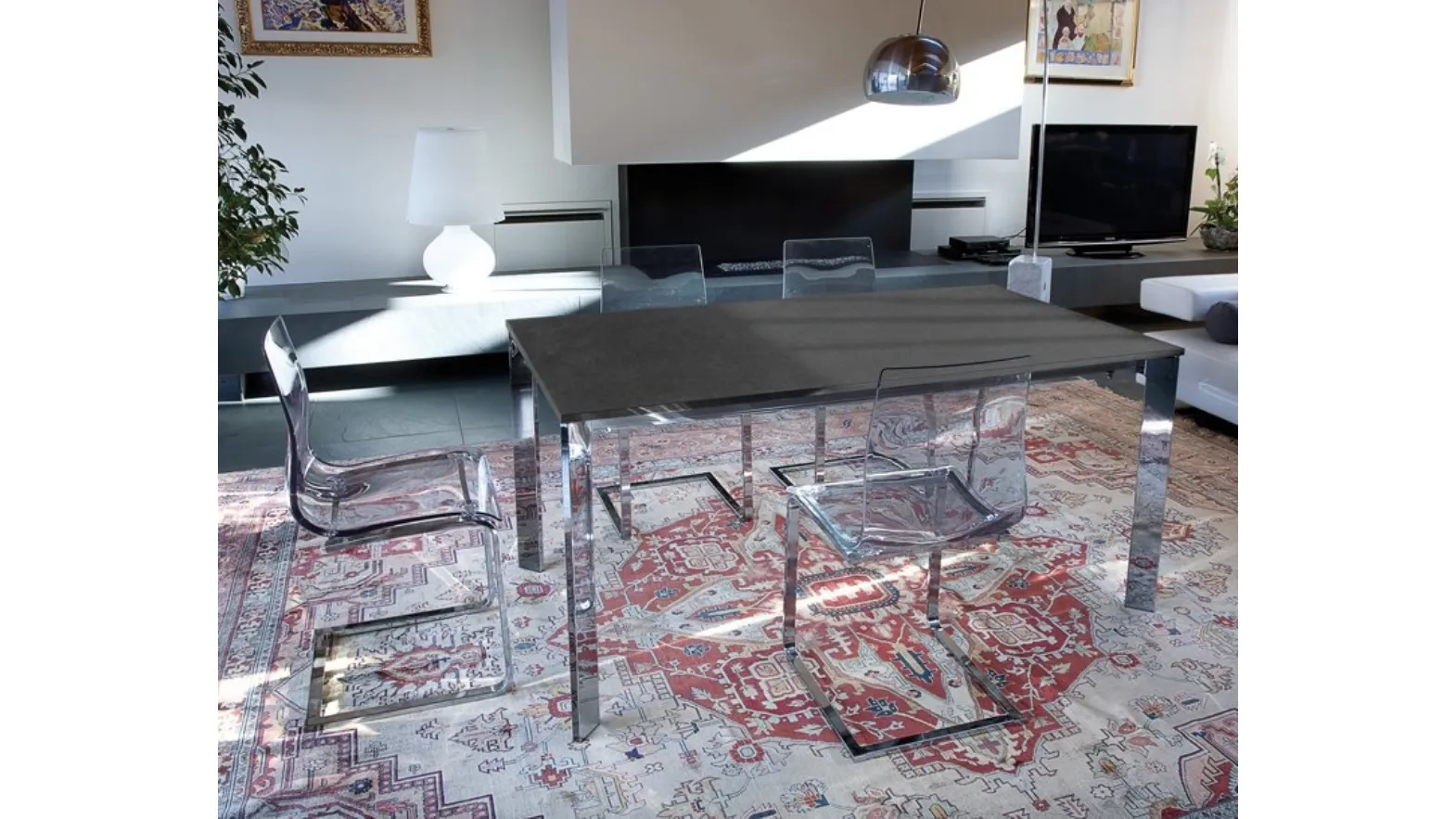 Sedia Gel in acrilico con gambe in legno di Domitalia