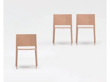 Sedia di design Uni realizzata interamente in legno di Domitalia