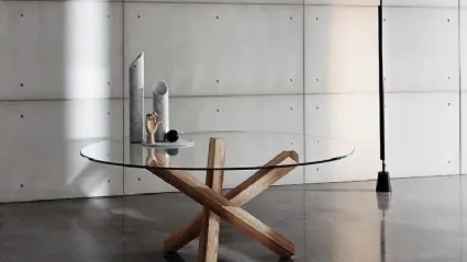 Tavolo rotondo con top in vetro e base in legno Aikido di Sovet