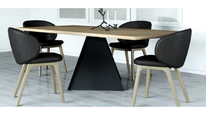 Tavolo con piano in legno e base in acciaio verniciato Monty F di Domitalia