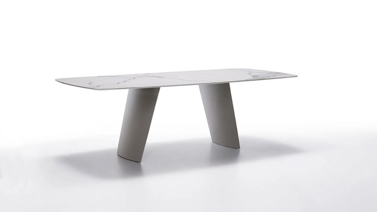 Tavolo Opera con top in ceramica e base in metallo verniciato di Ronda Design