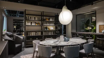 Tavolo Rea con piano in ceramica di Novamobili