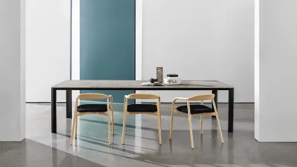 Tavolo Kodo con top in ceramica e base in alluminio verniciato di Sovet