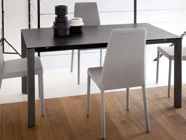 Tavolo allungabile in melaminico con gambe in acciaio verniciato Universe 160 di Domitalia