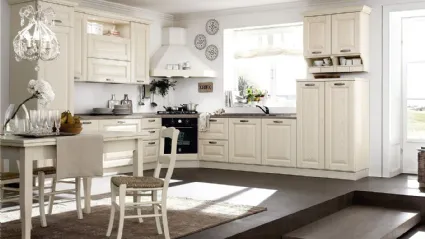 Cucina Classica angolare in massello di frassino finitura decapè corda Panera di Forma la cucina