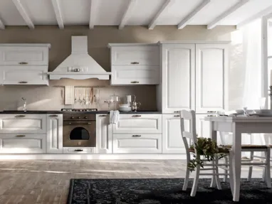 Cucina Classica lineare Provenza in massello di frassino finitura decapè bianco di Forma la cucina