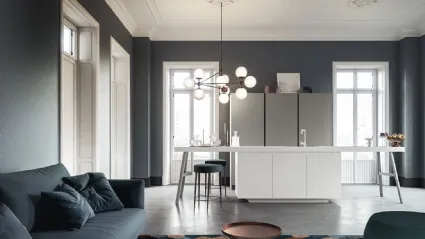 Cucina Moderna con isola Ante Rientranti 02 di Valdesign