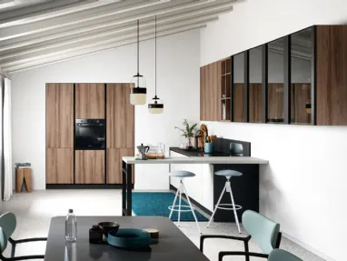 Cucina Moderna con penisola Colibrì Presa in finitura bianco luce e noce nordico di Forma la cucina