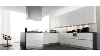 Cucina moderna Gola Blues Nice bianco lucido ed alluminio di Forma 2000