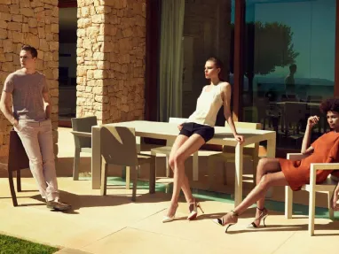 Sedia e tavolo da giardino Frame di Vondom