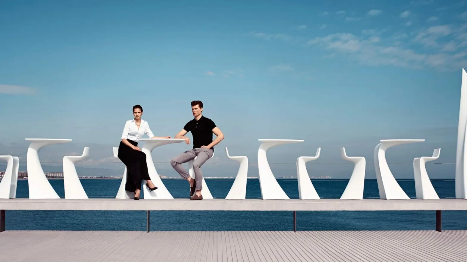 Tavolo da giardino con sgabelli Wing di Vondom